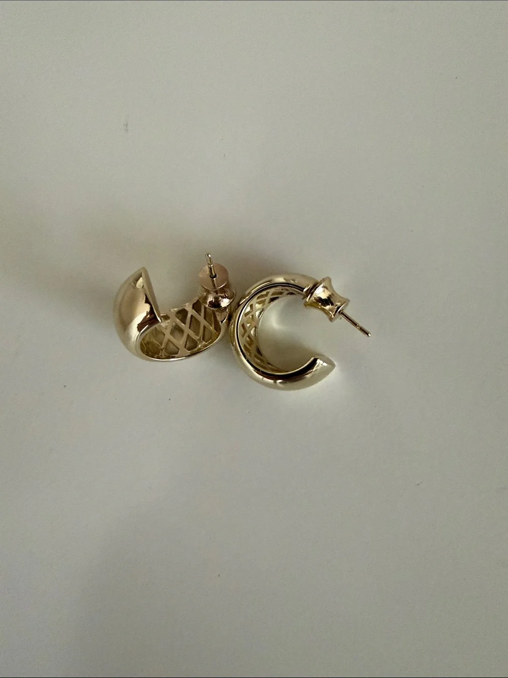 Melinda Maria smooth rounded